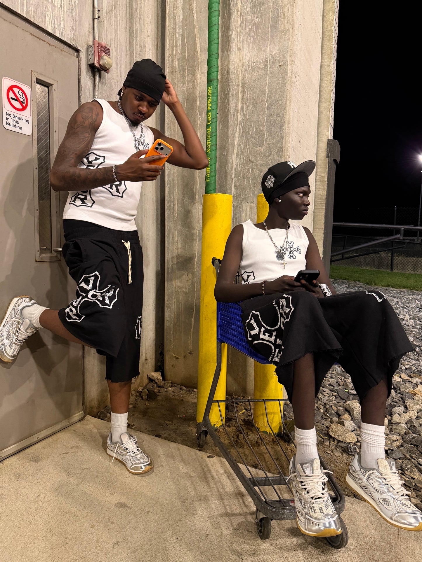 VLR BLACK 3/4 SHORTS